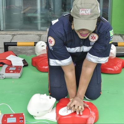 O socorro deve ser prestado com orientação especializada