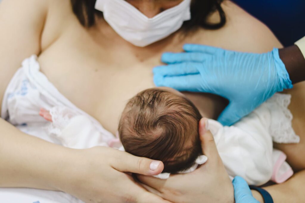 Maternidade Nossa Senhora de Lourdes orienta sobre quando procurar o serviço do Banco de Leite