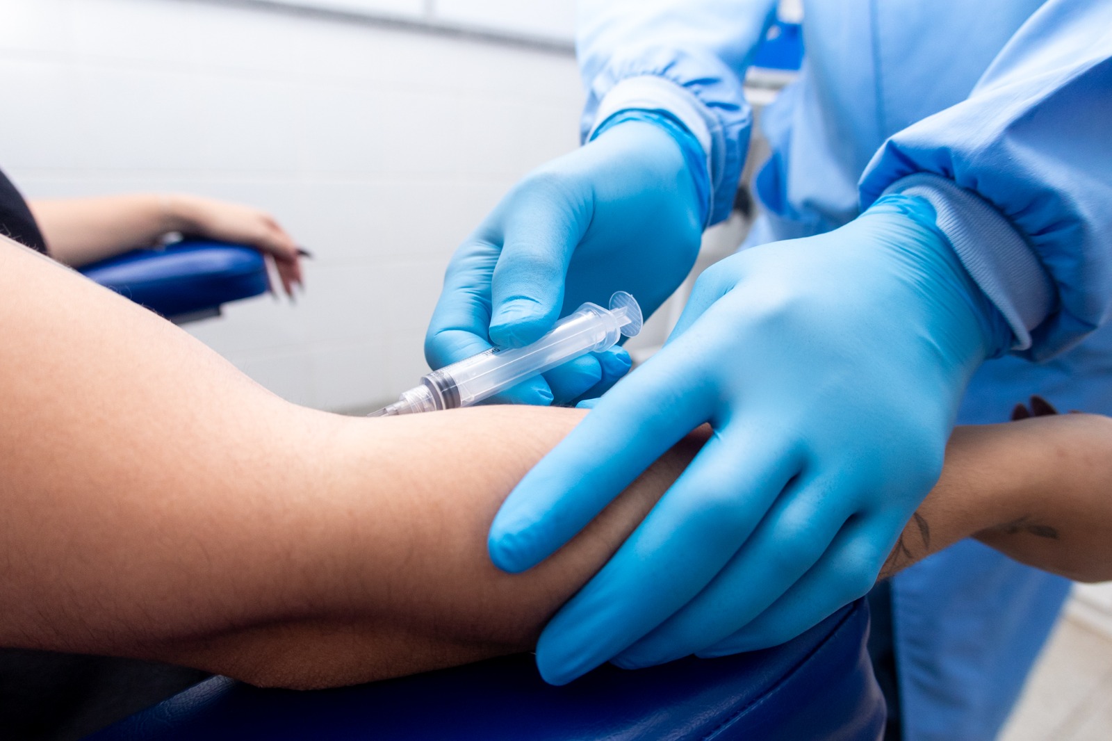 Hospital de Urgências fortalece medidas contra acidentes com materiais perfurocortantes