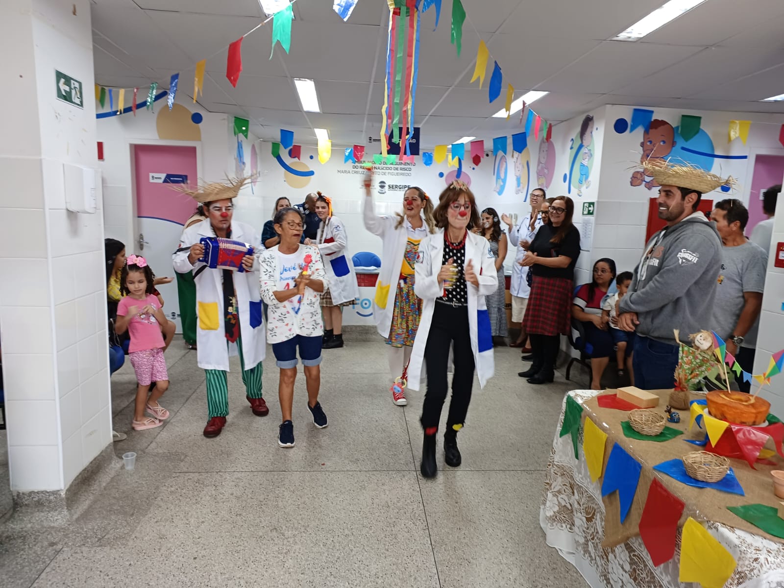 Ambulatório de Seguimento do Recém-Nascido de Alto Risco promove confraternização junina para pacientes